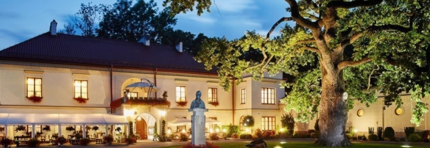 Hotel i Zamek z Salą Weselną u bram Bieszczadów.