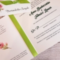 Zaproszenie Ślubne z Motywem Pastelowych Kwiatów i Zieloną Tasiemką WZ10