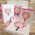 Pudełko na koperty i prezenty z Motywem Drzewa w Kształcie Serca i Fioletową Tasiemką WP14