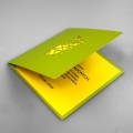 Kartka Świąteczna z Wyciętym Laserowo Zajączkiem w Kolorze Żółtym W510