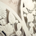 Zaproszenie ślubne z białymi kwiatami  f1462tz